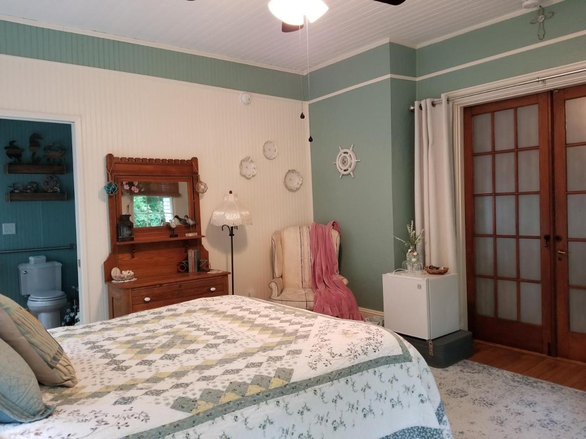 웨인즈빌 Almost Heaven Bed & Breakfast B&B 외부 사진